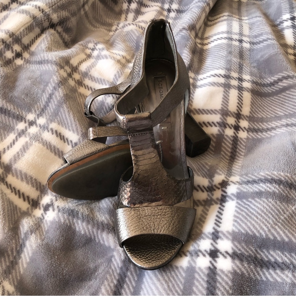 BCBG maxazria pewter heels